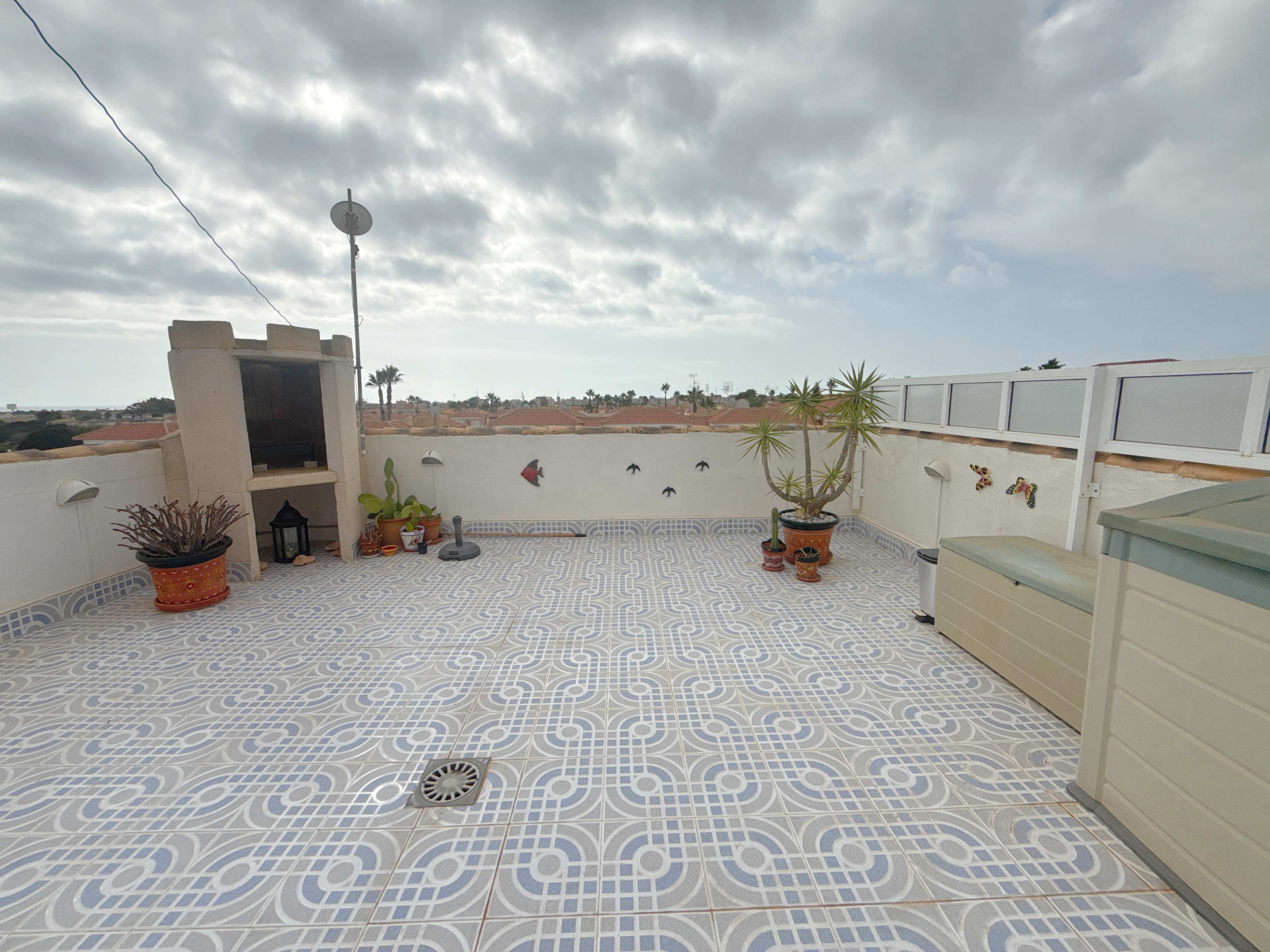 For sale - 2 Bedroom 1 Bathroom Penthouse Apartment in Cabo Roig -  - Alicante