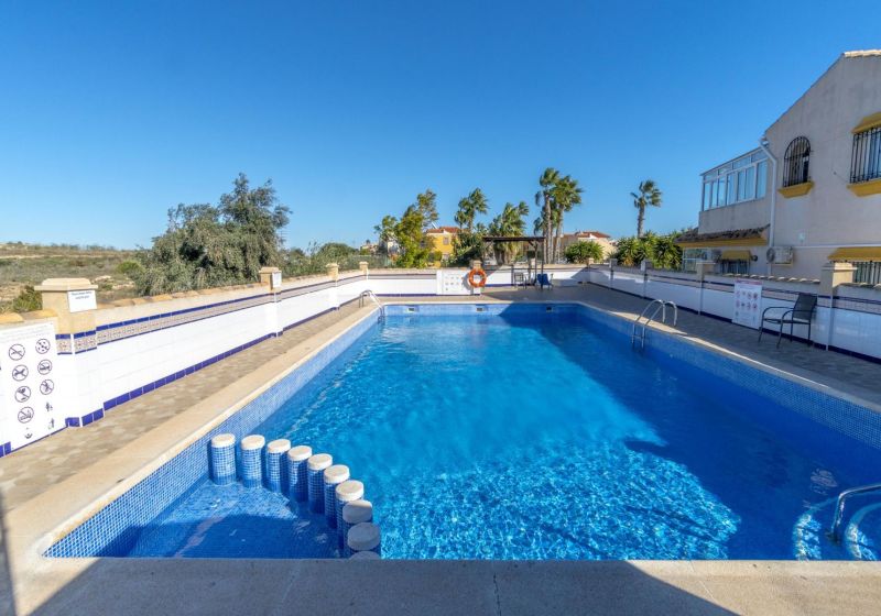 For sale - 2 Bedroom 1 Bathroom Penthouse Apartment in Cabo Roig -  - Alicante