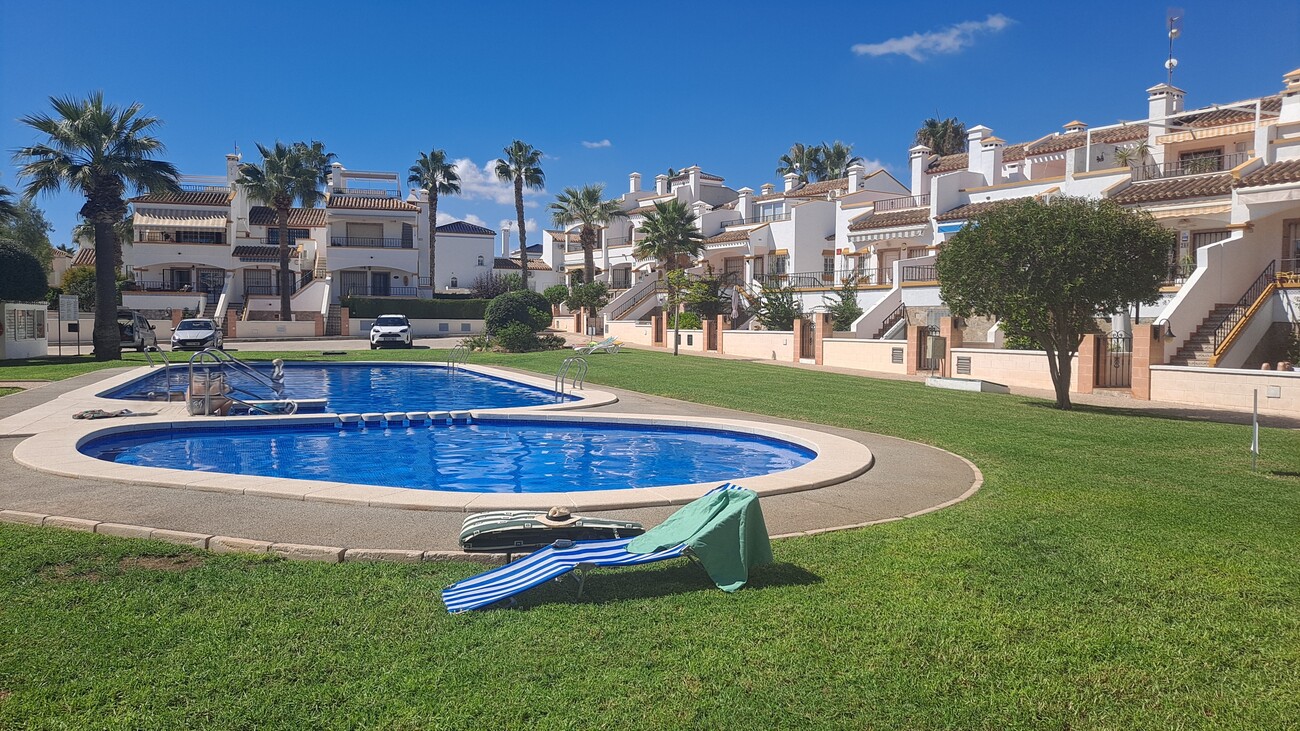 For sale - 2 Bedroom 1 Bathroom Town House in Los Dolses - Orihuela Costa  - Alicante