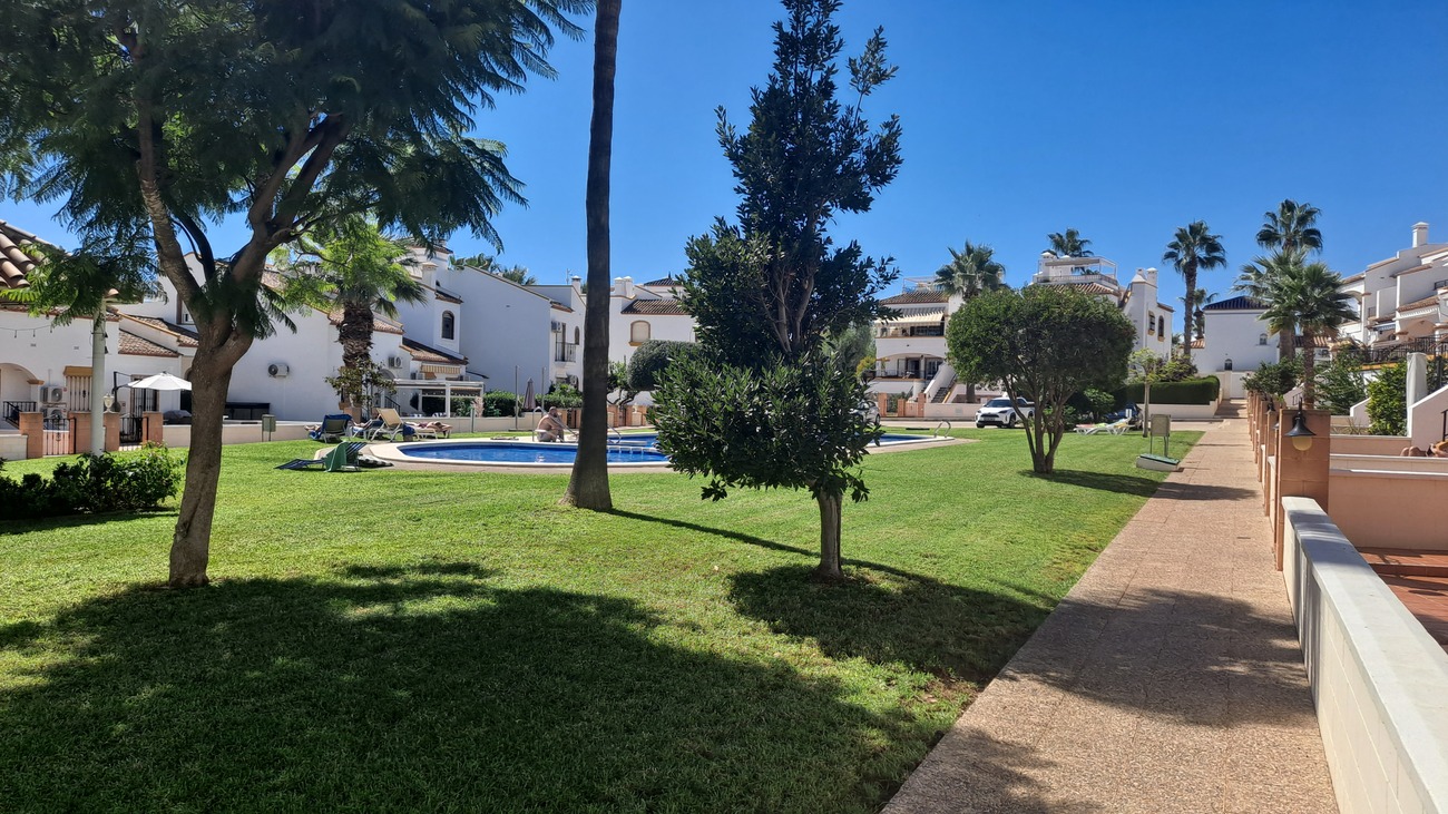 For sale - 2 Bedroom 1 Bathroom Town House in Los Dolses - Orihuela Costa  - Alicante