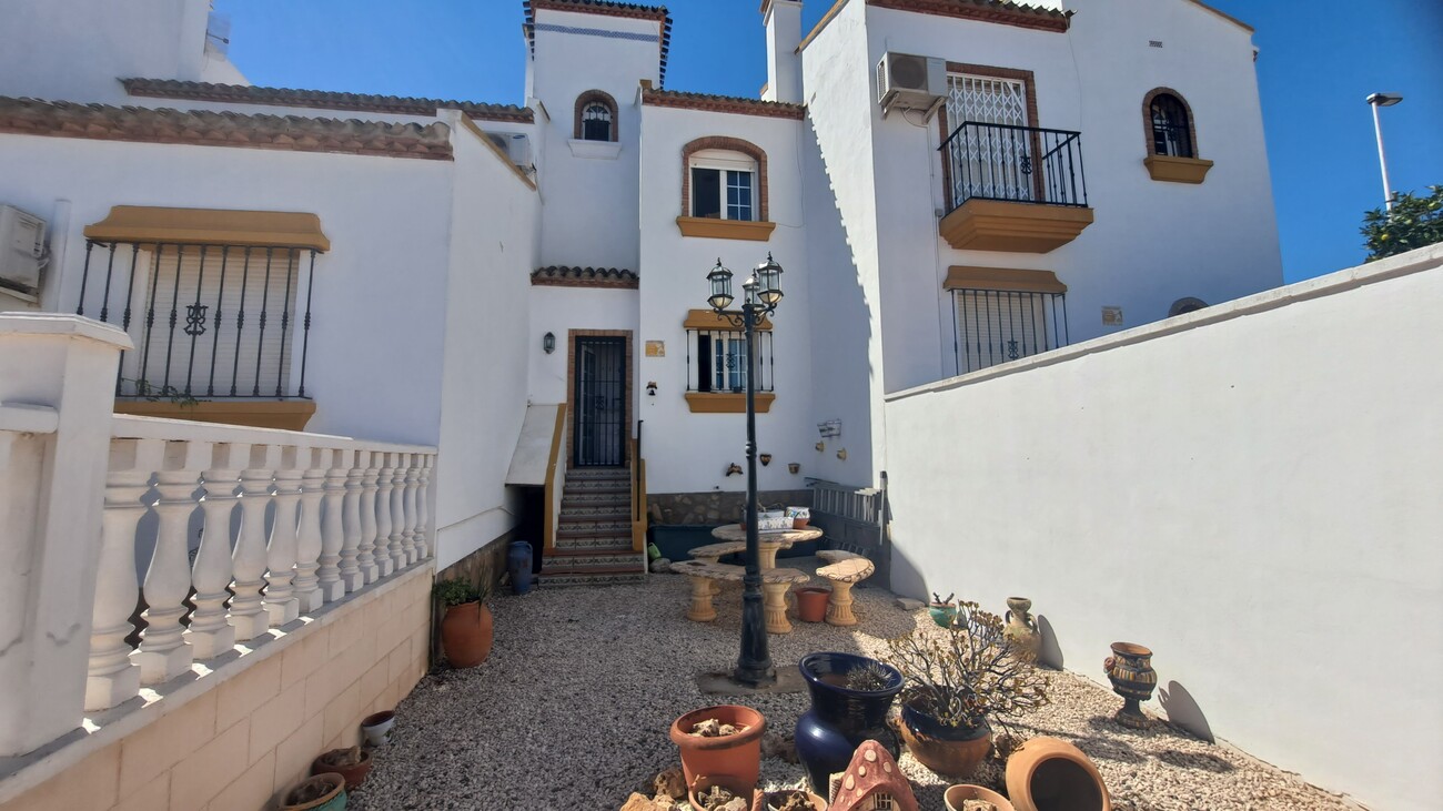 For sale - 2 Bedroom 1 Bathroom Town House in Los Dolses - Orihuela Costa  - Alicante