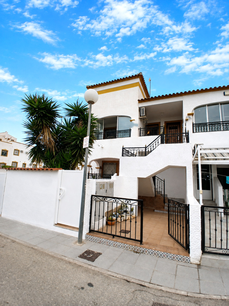 For sale - 2 Bedroom 1 Bathroom Penthouse in Vistabella Golf Entre Naranjos - Costa Blanca  - Alicante