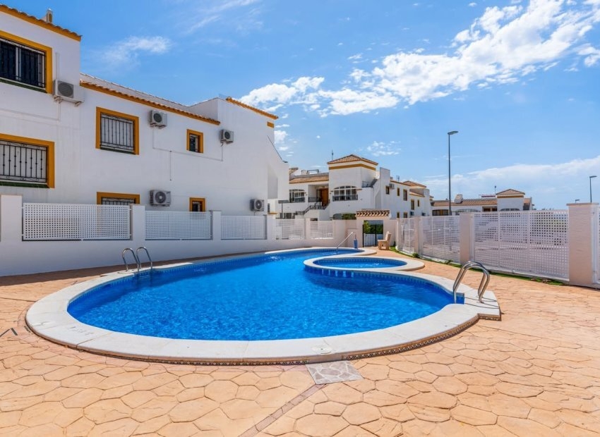 2 Bedroom 1 Bathroom Penthouse in Vistabella Golf Entre Naranjos