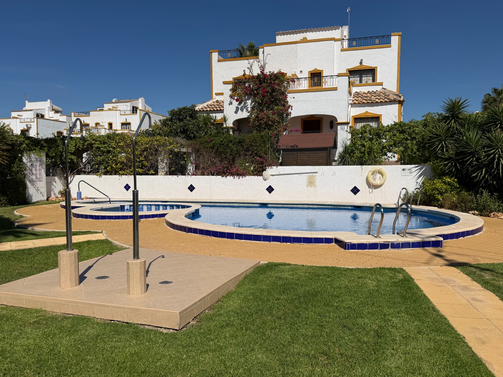 For sale - 3 Bedroom 2 Bathroom Townhouse in Orihuela - Entre Naranjos Vistabella  - Alicante