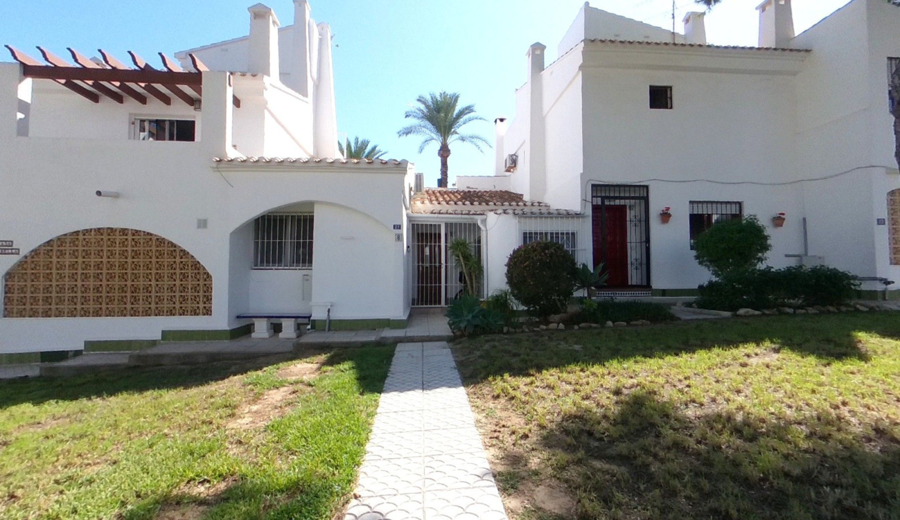 For sale - 2 Bedroom 2 Bathroom Town House in Villamartin - Orihuela Costa  - Alicante