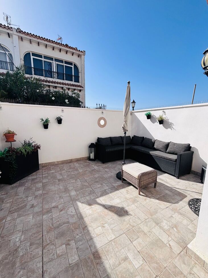 For sale - 2 Bedroom 3 Bathroom Town House in Villamartin - Orihuela Costa  - Alicante
