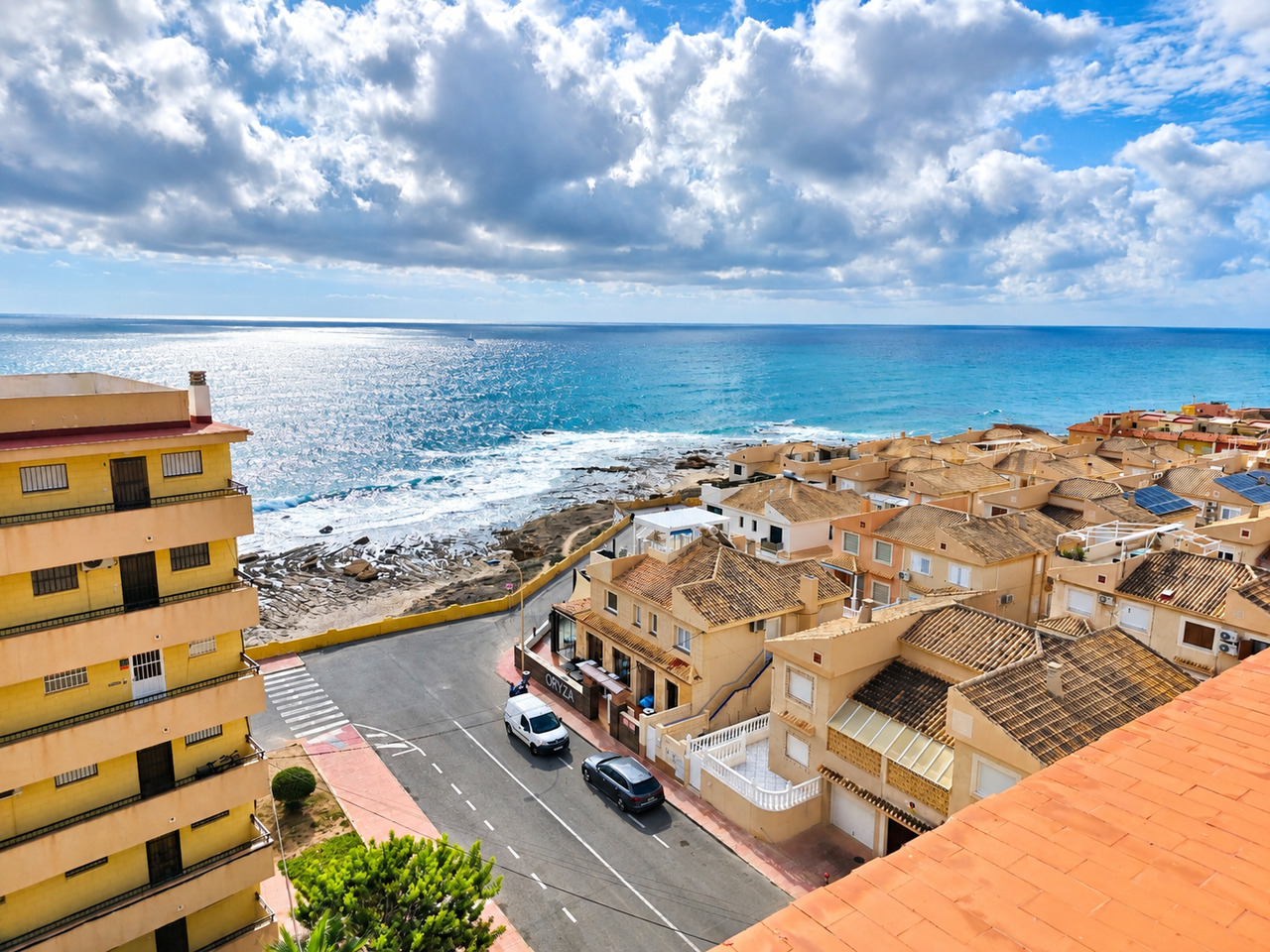 For sale - 2 Bedroom 1 Bathroom Apartment in Torrevieja - , Torrevieja, Alicante, Spain - Alicante