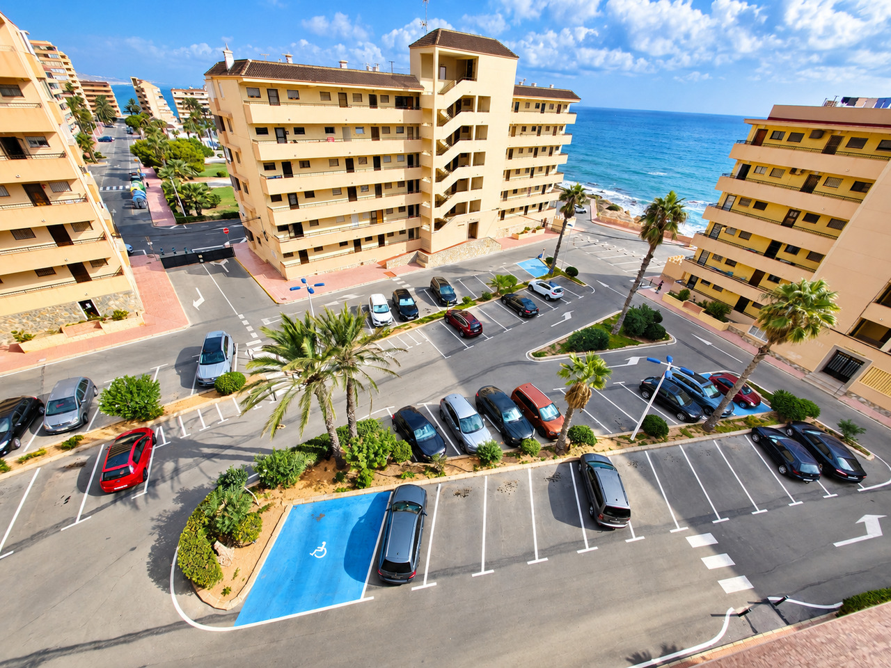 For sale - 2 Bedroom 1 Bathroom Apartment in Torrevieja - , Torrevieja, Alicante, Spain - Alicante