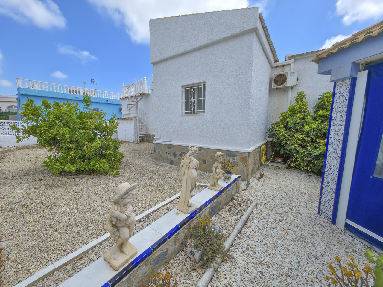 For sale - 3 Bedroom 2 Bathroom Villa in Torrevieja - , Torrevieja, Alicante, Spain - Alicante