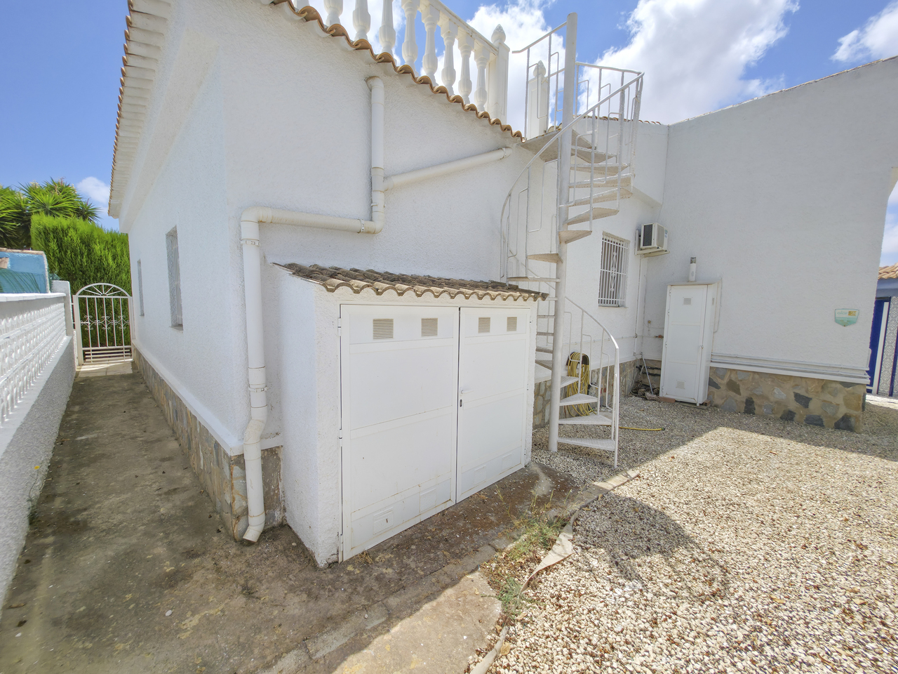 For sale - 3 Bedroom 2 Bathroom Villa in Torrevieja - , Torrevieja, Alicante, Spain - Alicante