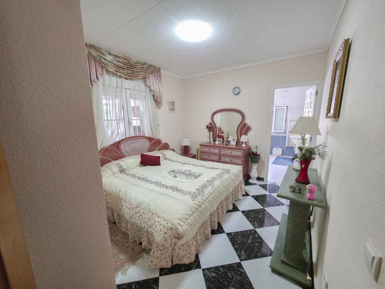 For sale - 3 Bedroom 2 Bathroom Villa in Torrevieja - , Torrevieja, Alicante, Spain - Alicante