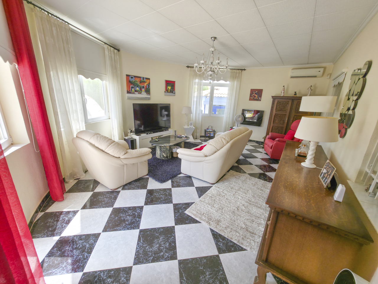 For sale - 3 Bedroom 2 Bathroom Villa in Torrevieja - , Torrevieja, Alicante, Spain - Alicante