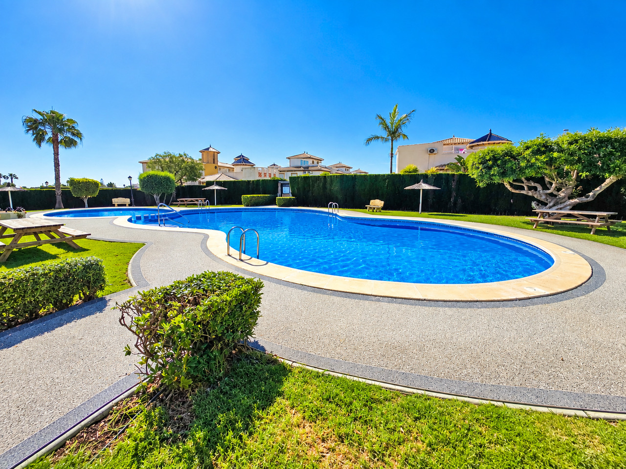 For sale - 2 Bedroom 1 Bathroom Apartment in Lomas de Cabo Roig - , Lomas de Cabo Roig, Alicante, Spain - Alicante