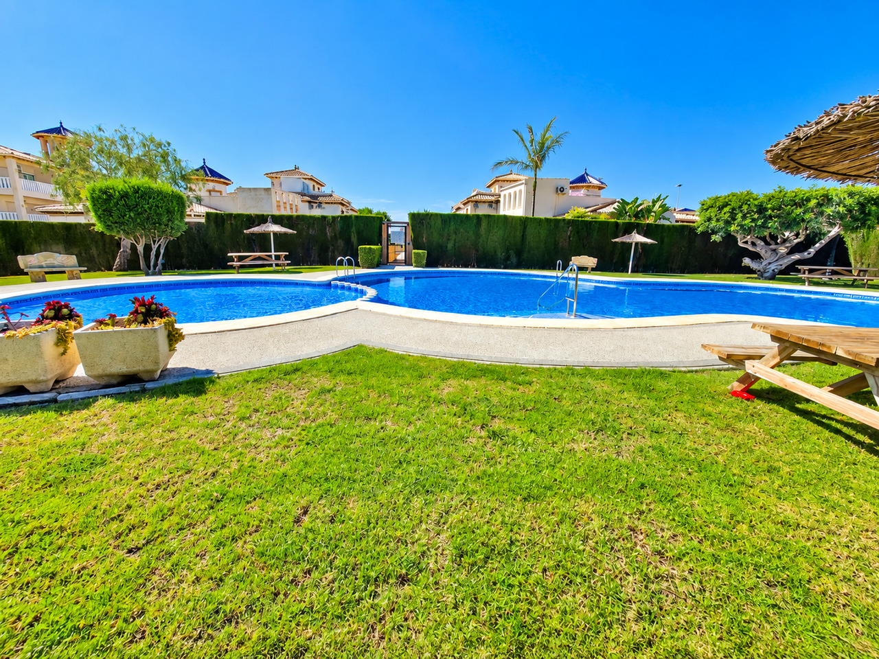 For sale - 2 Bedroom 1 Bathroom Apartment in Lomas de Cabo Roig - , Lomas de Cabo Roig, Alicante, Spain - Alicante