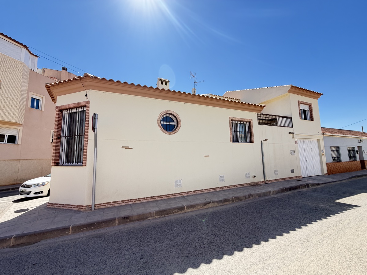 For sale - 4 Bedroom 2 Bathroom Townhouse in Pilar De La Horradada - , Pilar De La Horradada, Alicante, Spain - Alicante