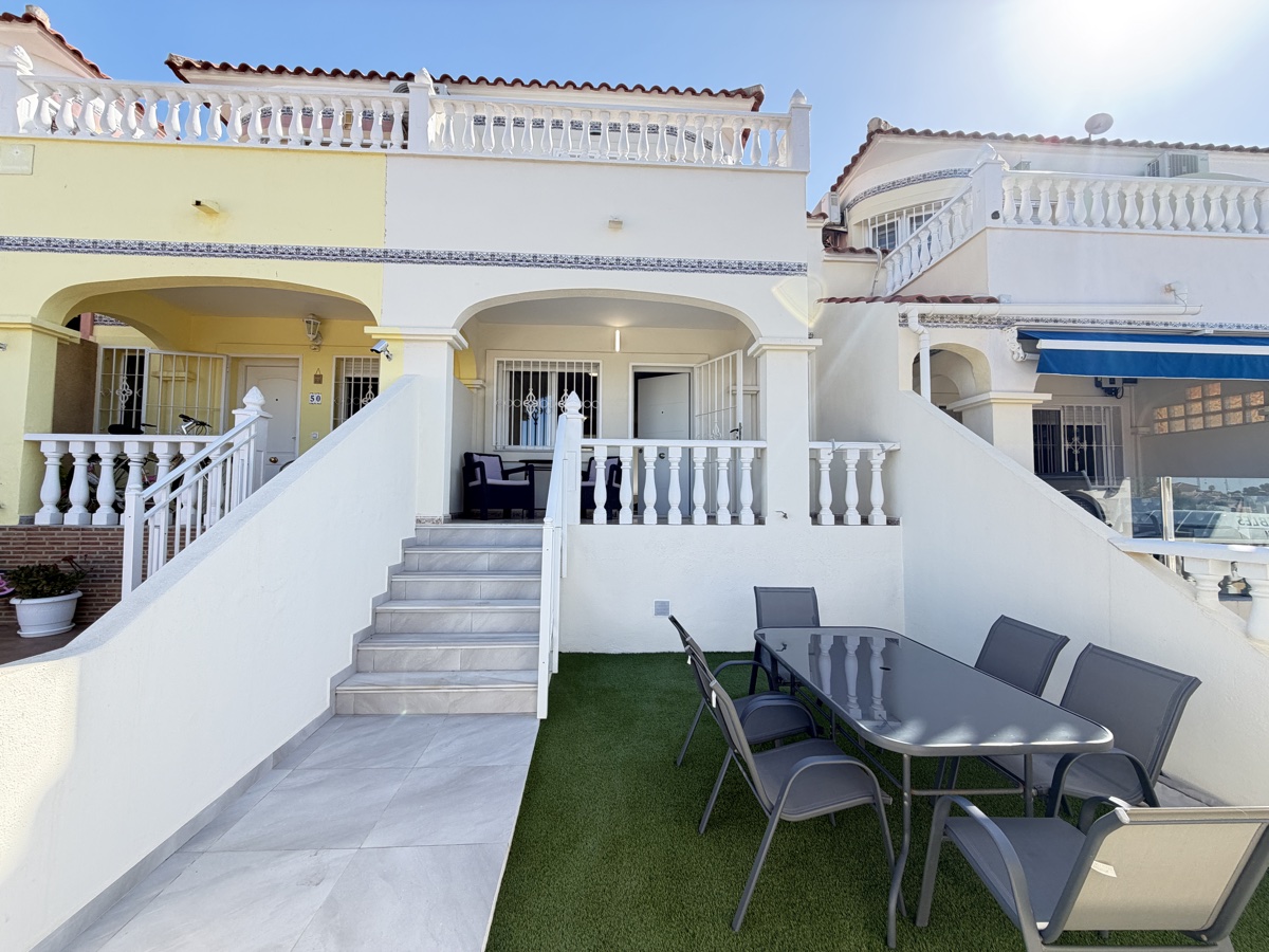 House in Villamartin - Image 2