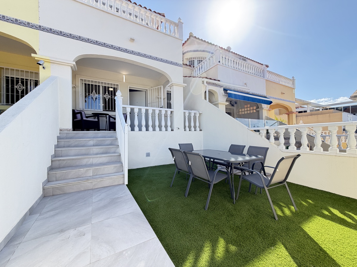 House in Villamartin - Image 3