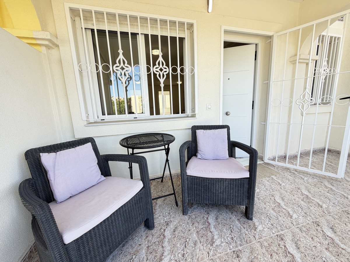 House in Villamartin - Image 4