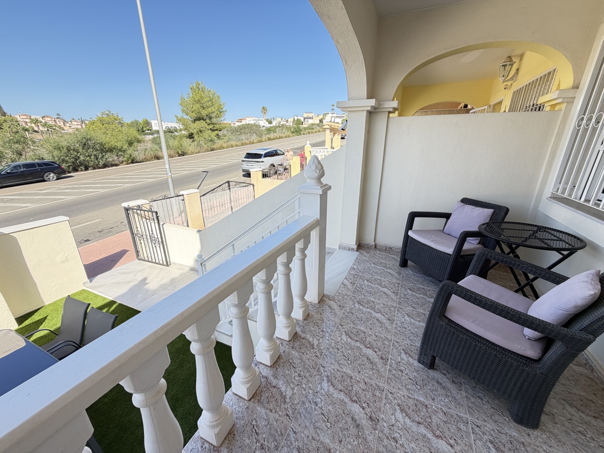 House in Villamartin - Image 5