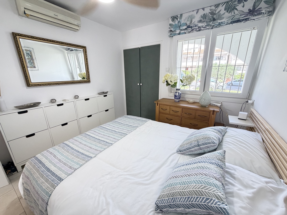 For sale - 2 Bedroom 2 Bathroom Bungalow in Villamartin - , Villamartin, Alicante, Spain - Alicante