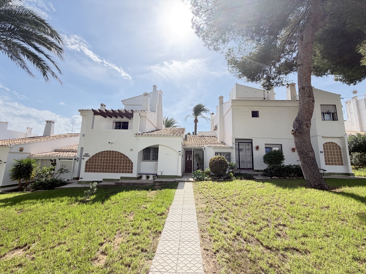For sale - 2 Bedroom 2 Bathroom Bungalow in Villamartin - , Villamartin, Alicante, Spain - Alicante