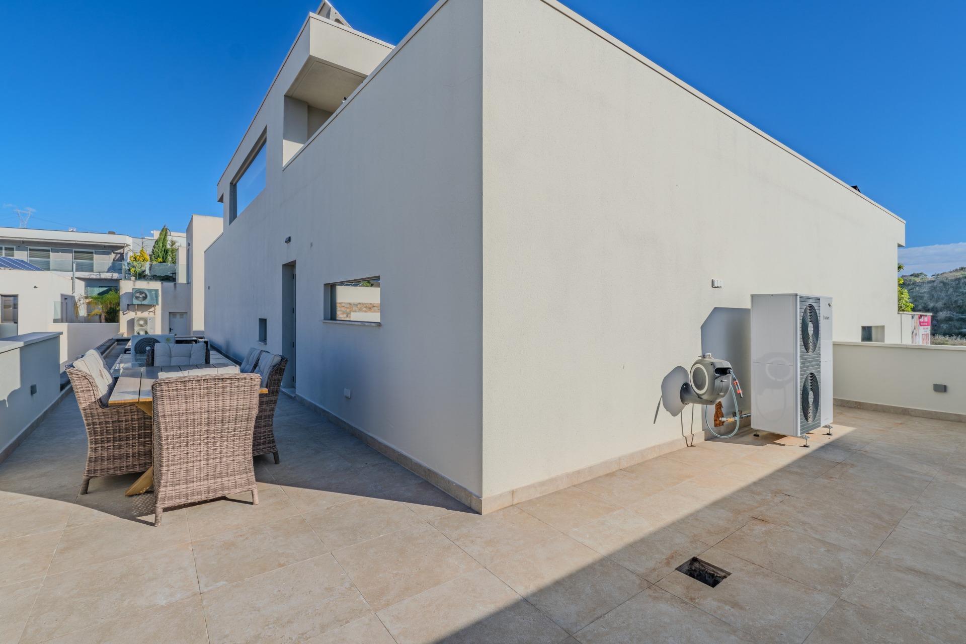 For sale - 4 Bedroom 3 Bathroom Villa in Benijofar - Costa Blanca  - Alicante