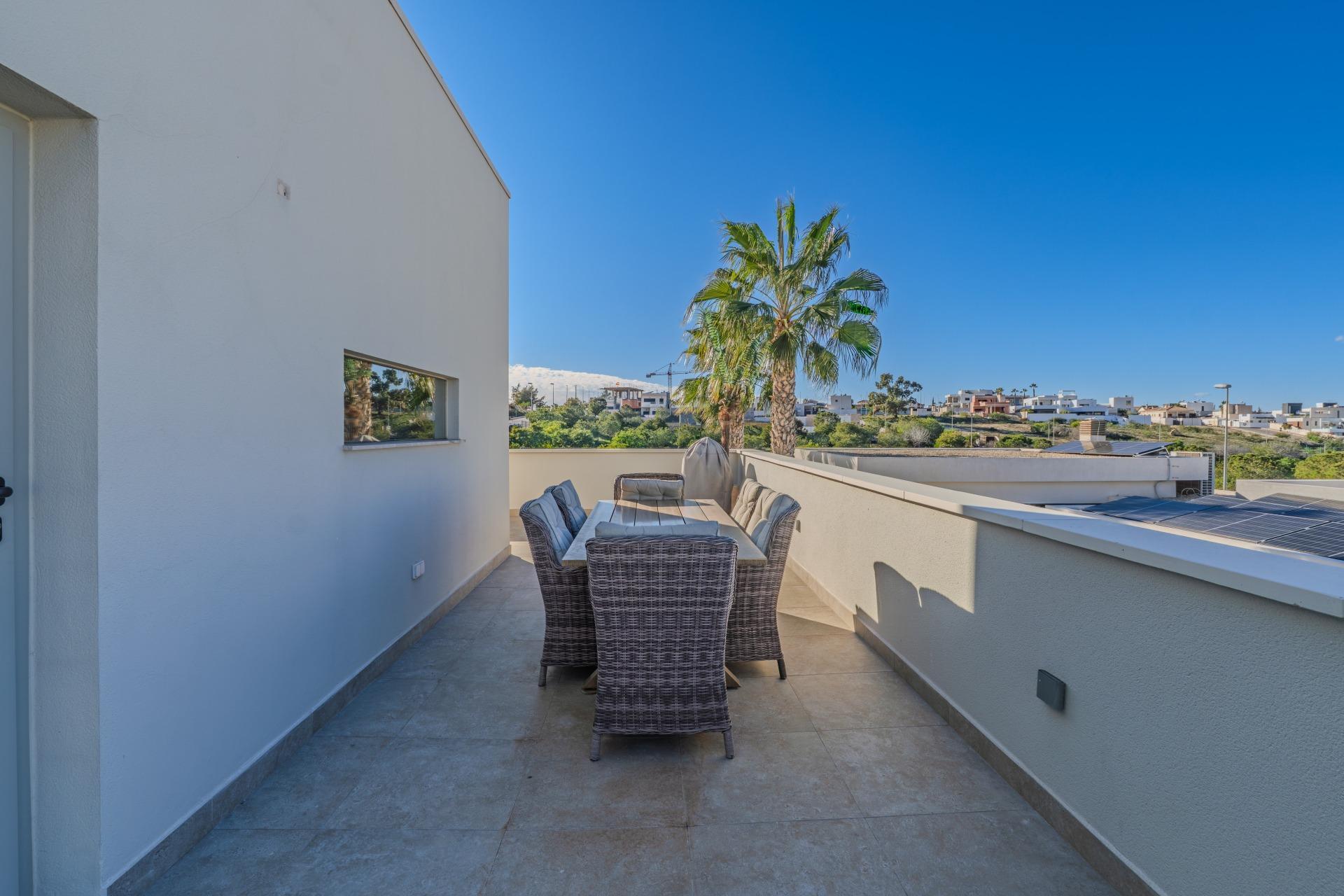 For sale - 4 Bedroom 3 Bathroom Villa in Benijofar - Costa Blanca  - Alicante