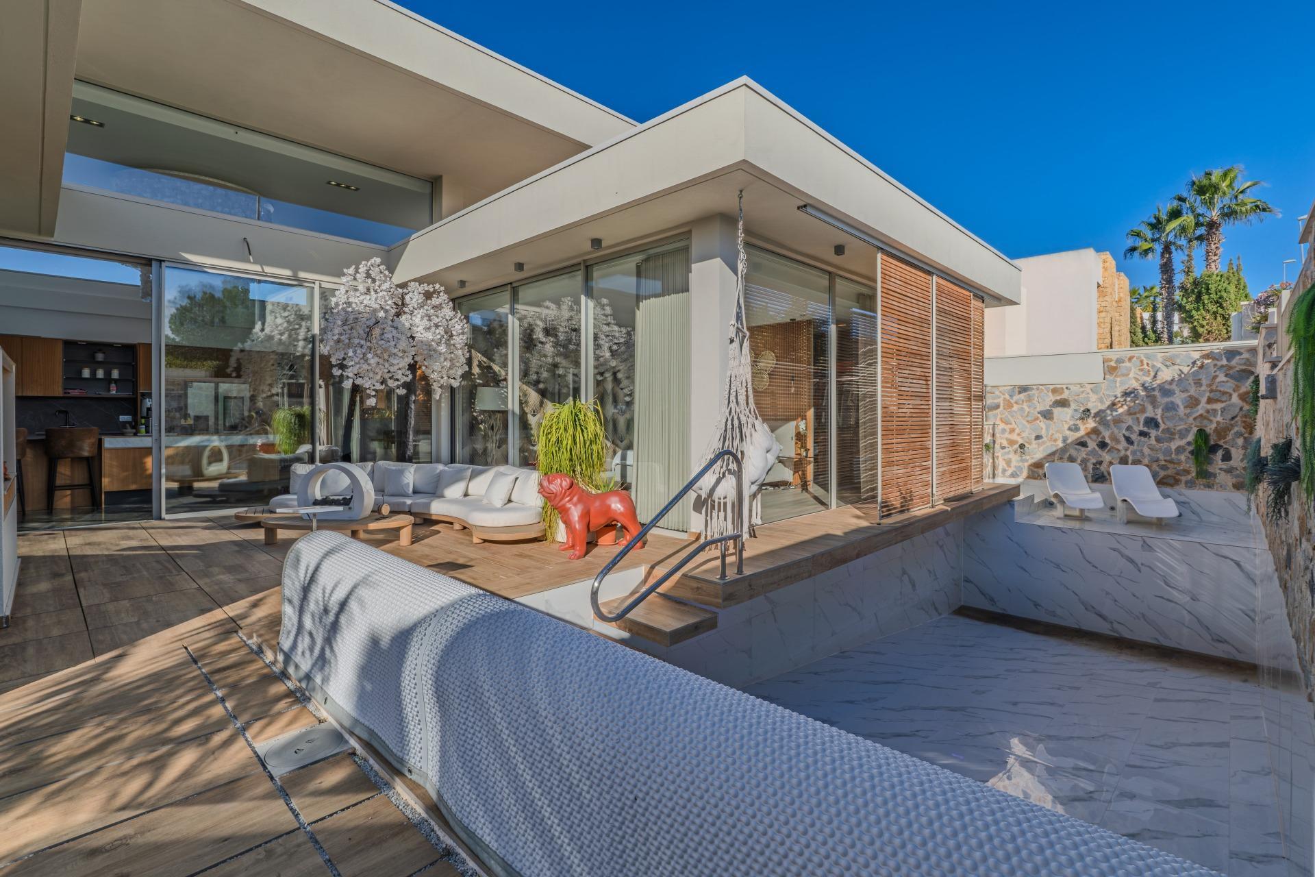 For sale - 4 Bedroom 3 Bathroom Villa in Benijofar - Costa Blanca  - Alicante