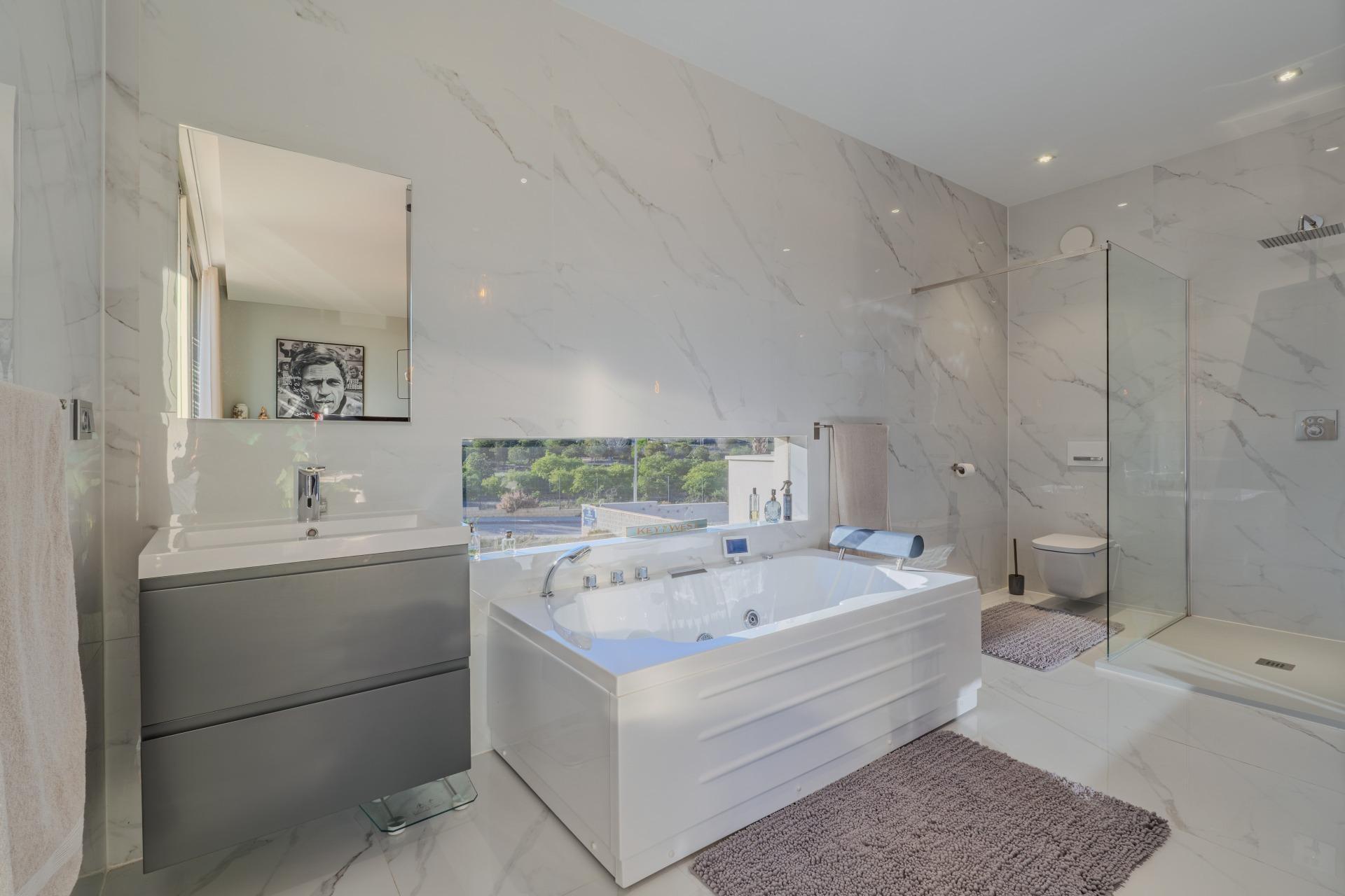 For sale - 4 Bedroom 3 Bathroom Villa in Benijofar - Costa Blanca  - Alicante