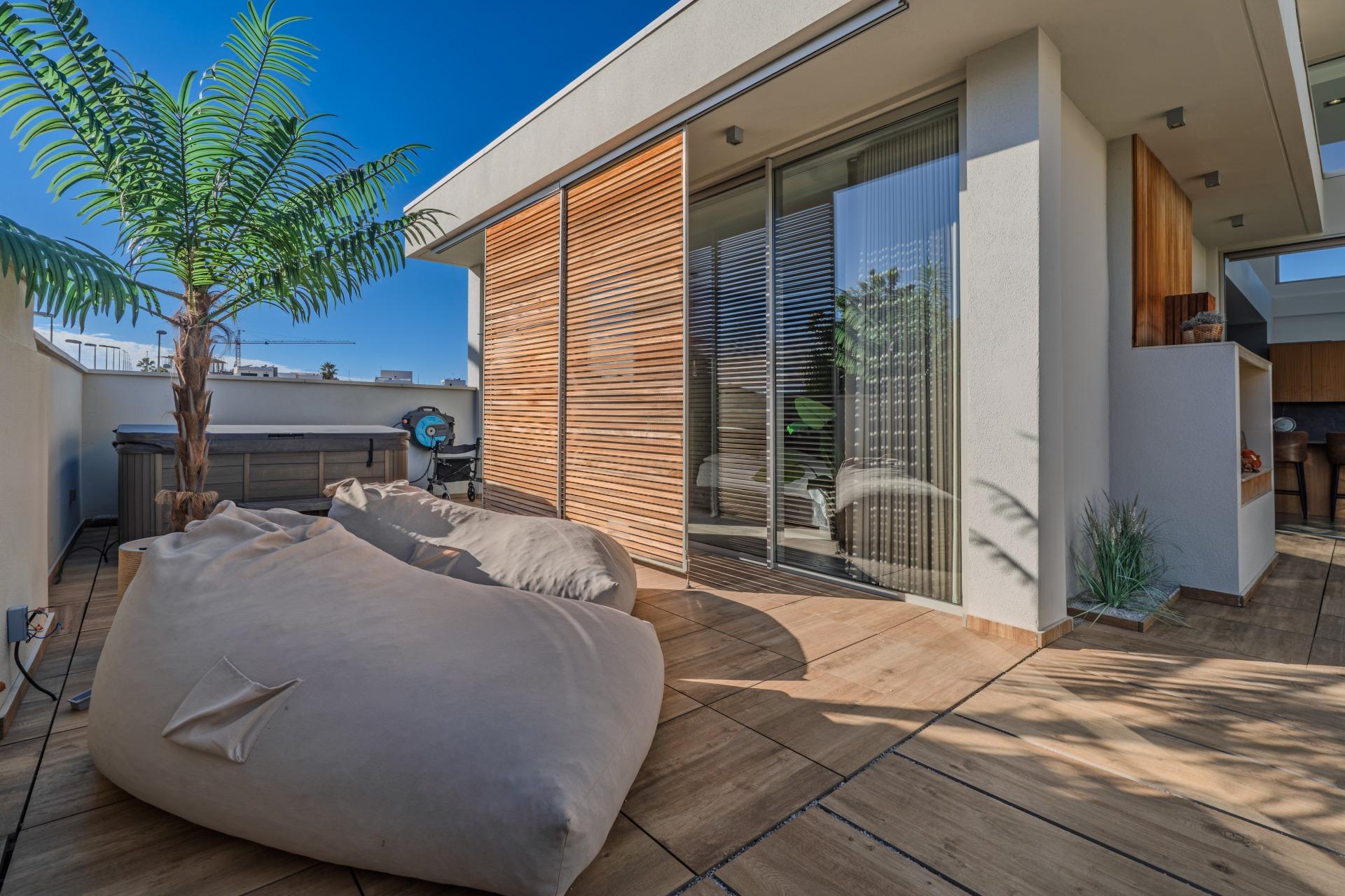 For sale - 4 Bedroom 3 Bathroom Villa in Benijofar - Costa Blanca  - Alicante