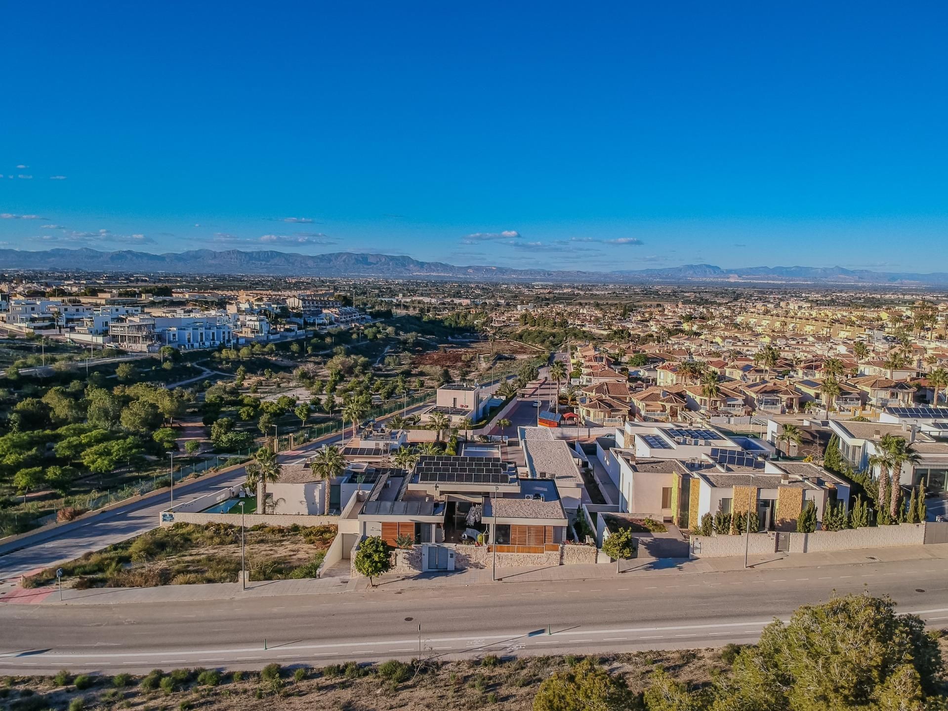 For sale - 4 Bedroom 3 Bathroom Villa in Benijofar - Costa Blanca  - Alicante