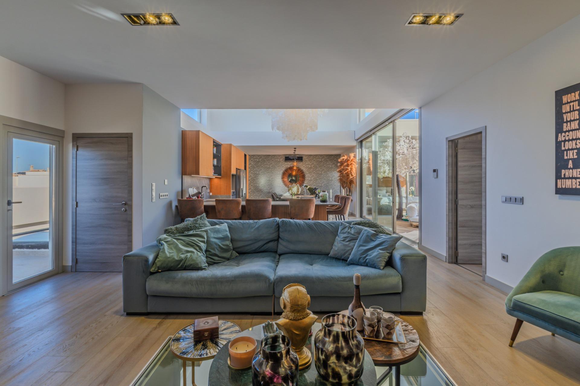 For sale - 4 Bedroom 3 Bathroom Villa in Benijofar - Costa Blanca  - Alicante