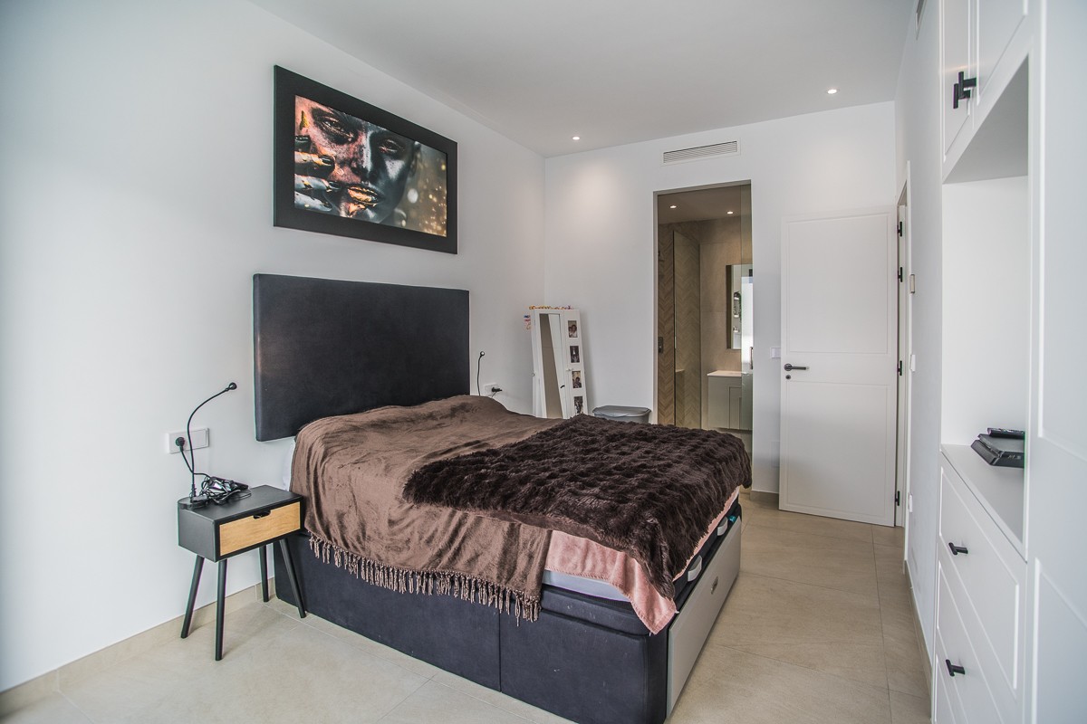 For sale - 4 Bedroom 4 Bathroom Villa in Rojales - Inland  - Alicante
