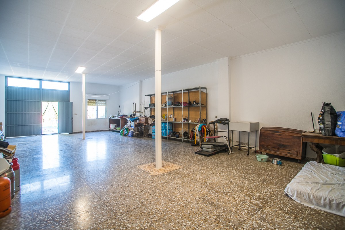 For sale - 4 Bedroom 2 Bathroom Villa in Orihuela - Inland  - Alicante