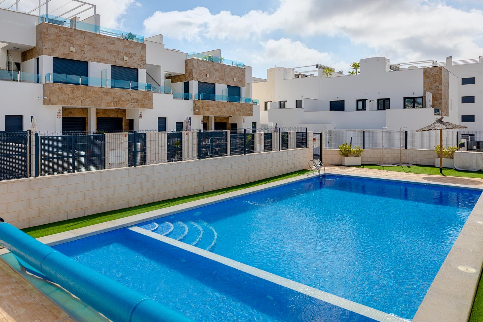 For sale - 3 Bedroom 3 Bathroom Town House in Orihuela Costa - Villamartín-las Filipinas  - Alicante
