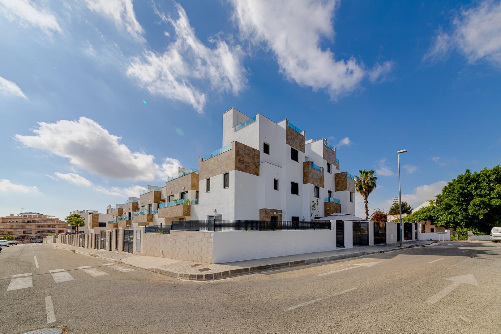 For sale - 3 Bedroom 3 Bathroom Town House in Orihuela Costa - Villamartín-las Filipinas  - Alicante