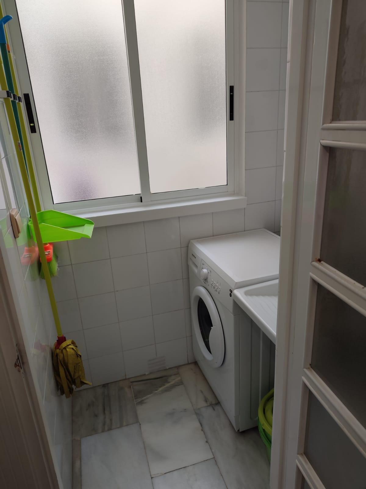 For sale - 2 Bedroom 1 Bathroom Apartment in Torrevieja - Los Frutales  - Alicante