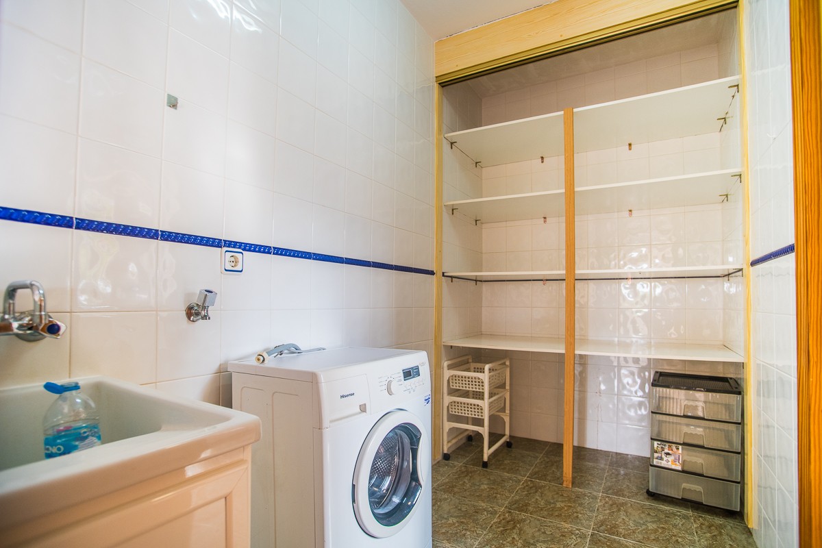 For sale - 7 Bedroom 4 Bathroom Villa in Orihuela - Inland  - Alicante