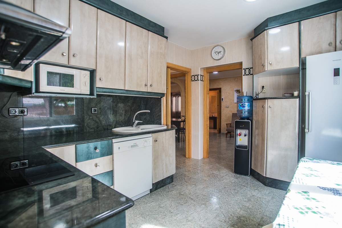 For sale - 7 Bedroom 4 Bathroom Villa in Orihuela - Inland  - Alicante
