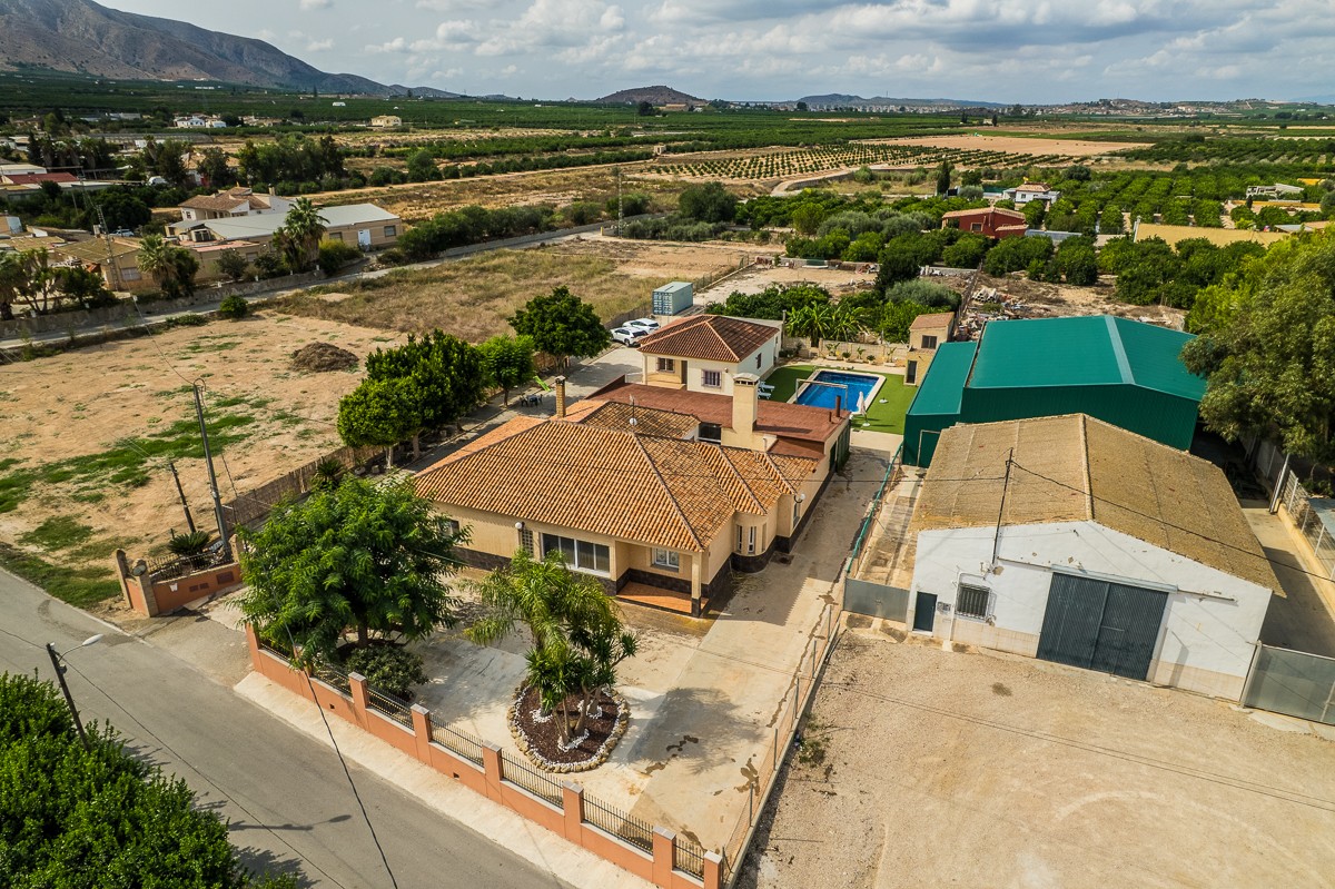 For sale - 7 Bedroom 4 Bathroom Villa in Orihuela - Inland  - Alicante