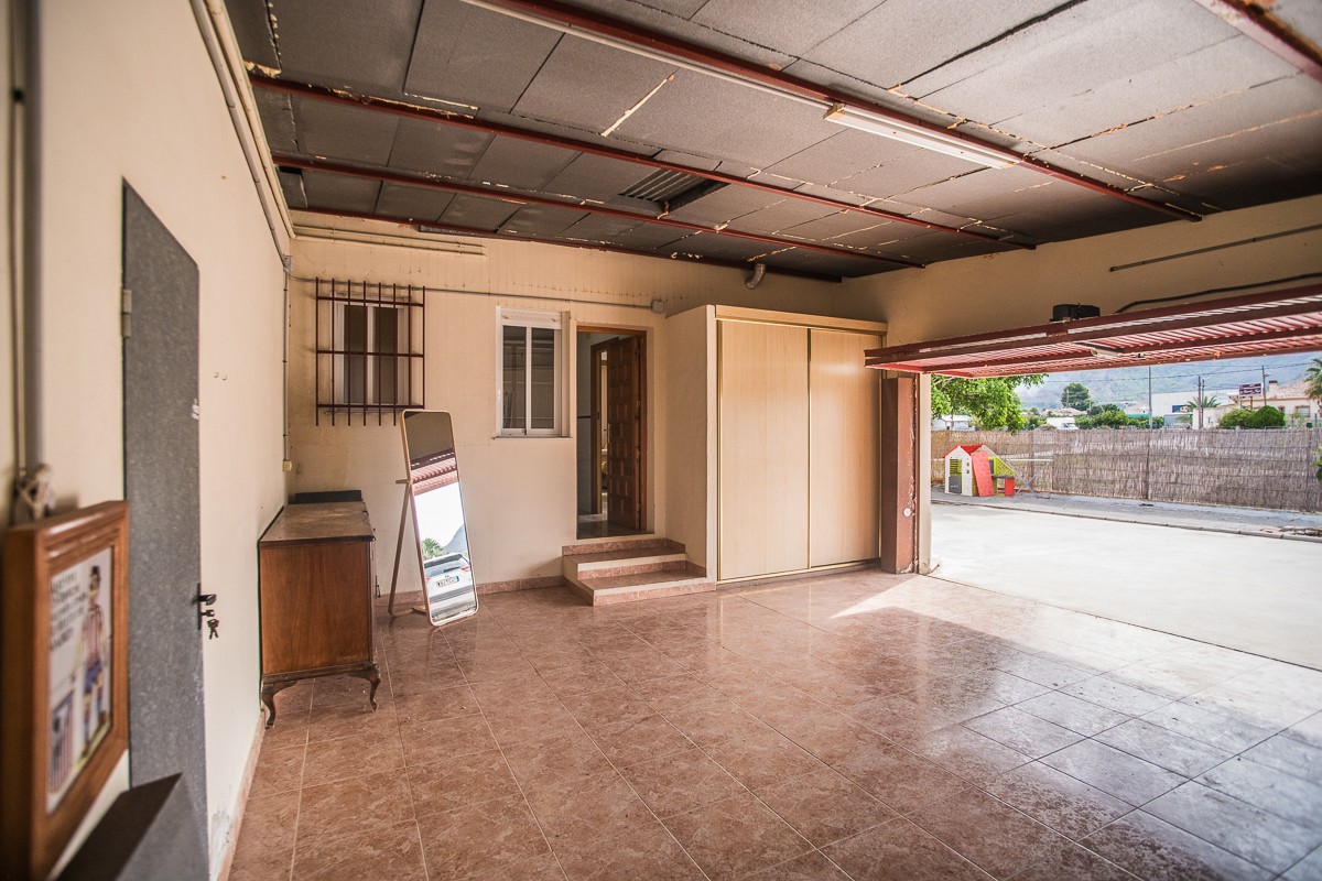 For sale - 7 Bedroom 4 Bathroom Villa in Orihuela - Inland  - Alicante