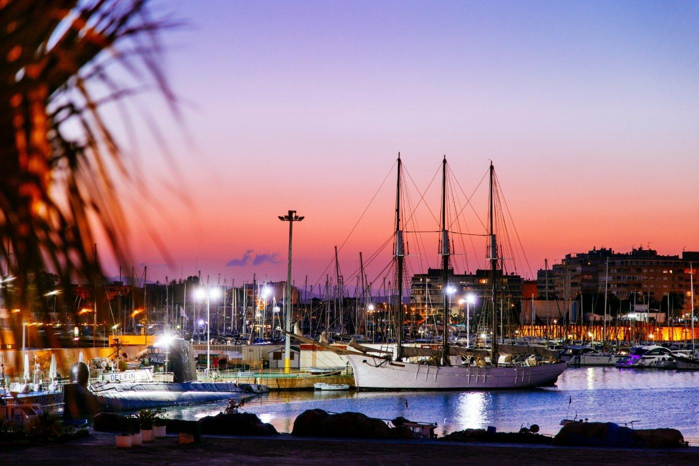 For sale - 2 Bedroom 1 Bathroom Apartment in Torrevieja - Centro - Muelle Pesquero  - Alicante