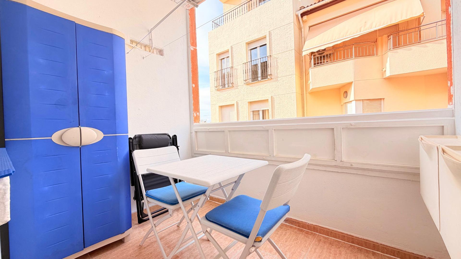 For sale - 2 Bedroom 1 Bathroom Apartment in Torrevieja - Centro - Muelle Pesquero  - Alicante