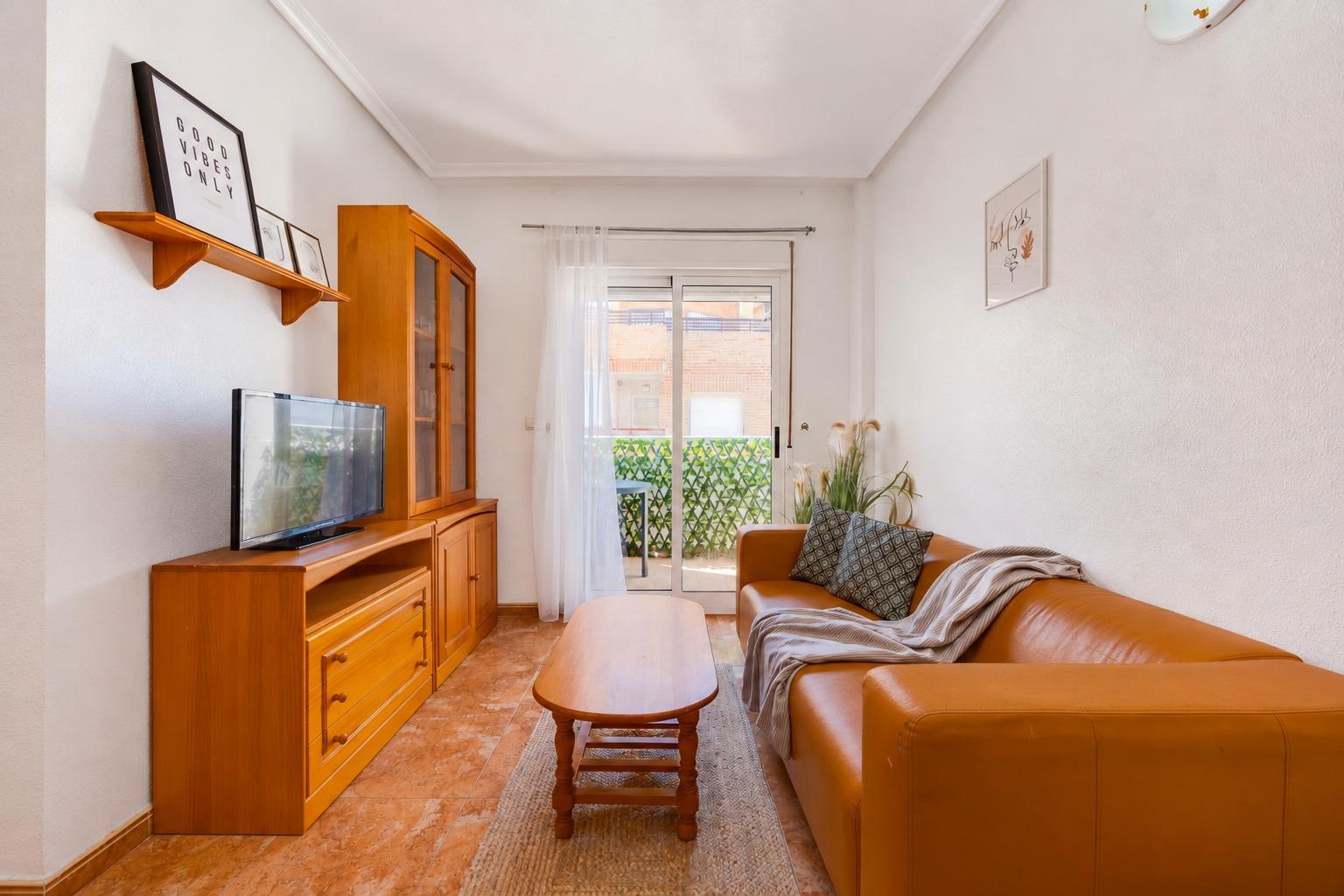 For sale - 2 Bedroom 1 Bathroom Apartment in Torrevieja - Centro  - Alicante