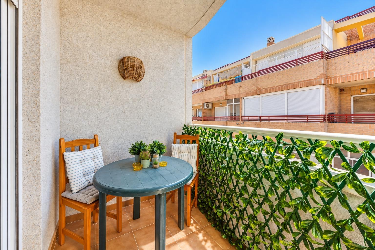 For sale - 2 Bedroom 1 Bathroom Apartment in Torrevieja - Centro  - Alicante