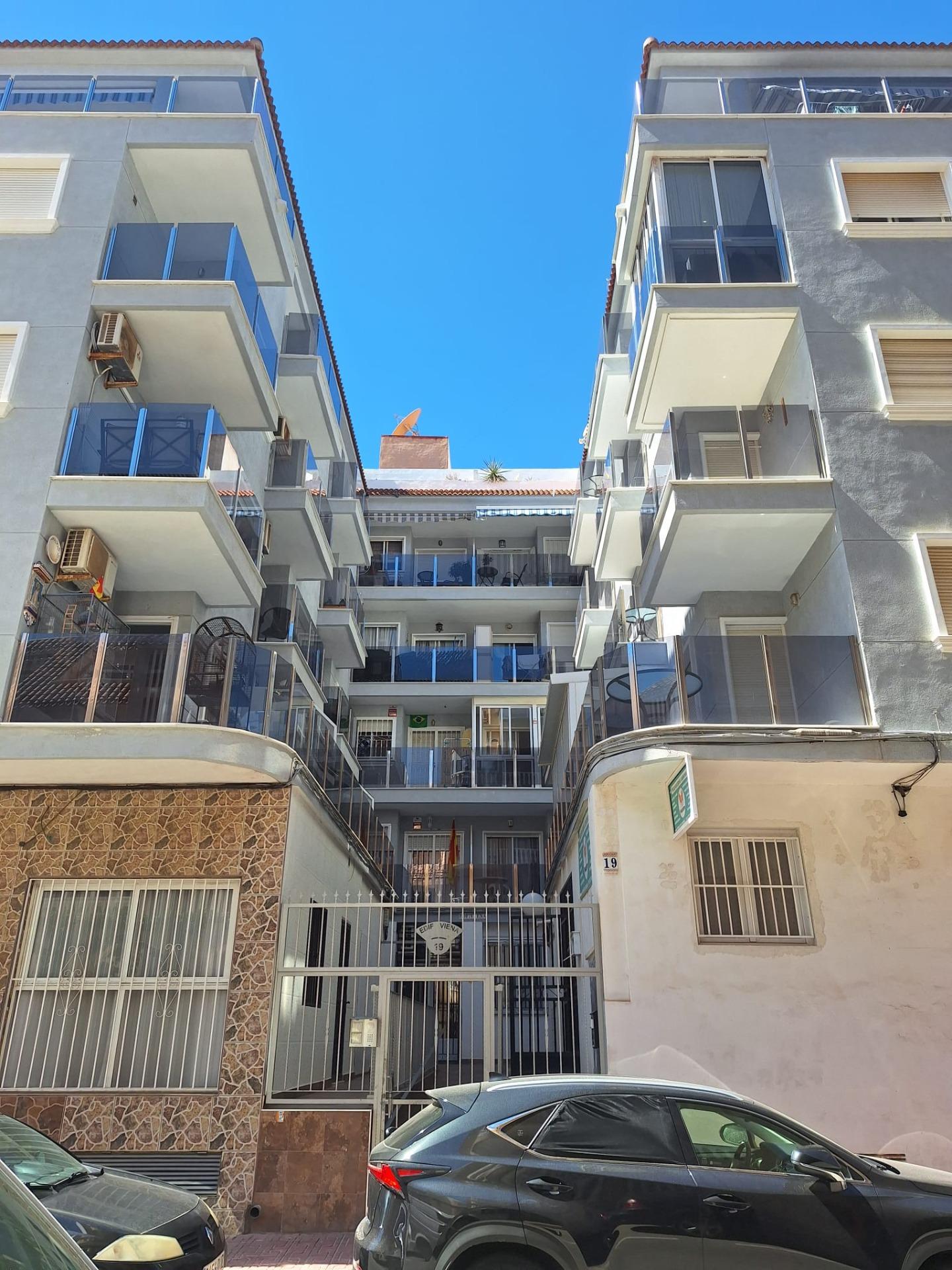 For sale - 3 Bedroom 1 Bathroom Duplex in Torrevieja - Habaneras  - Alicante