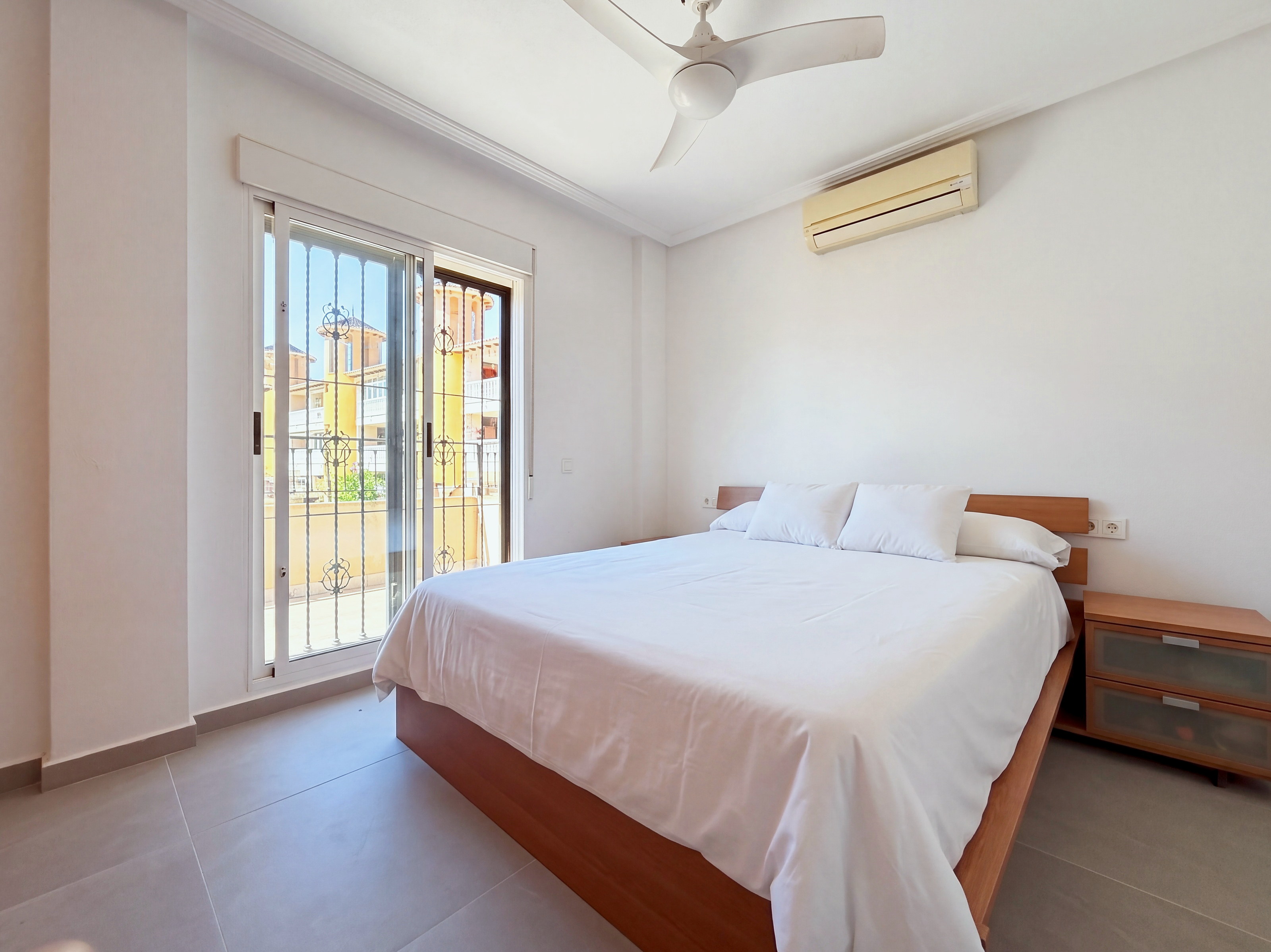 For sale - 3 Bedroom 2 Bathroom Town House in Orihuela Costa - Costa Blanca  - Alicante