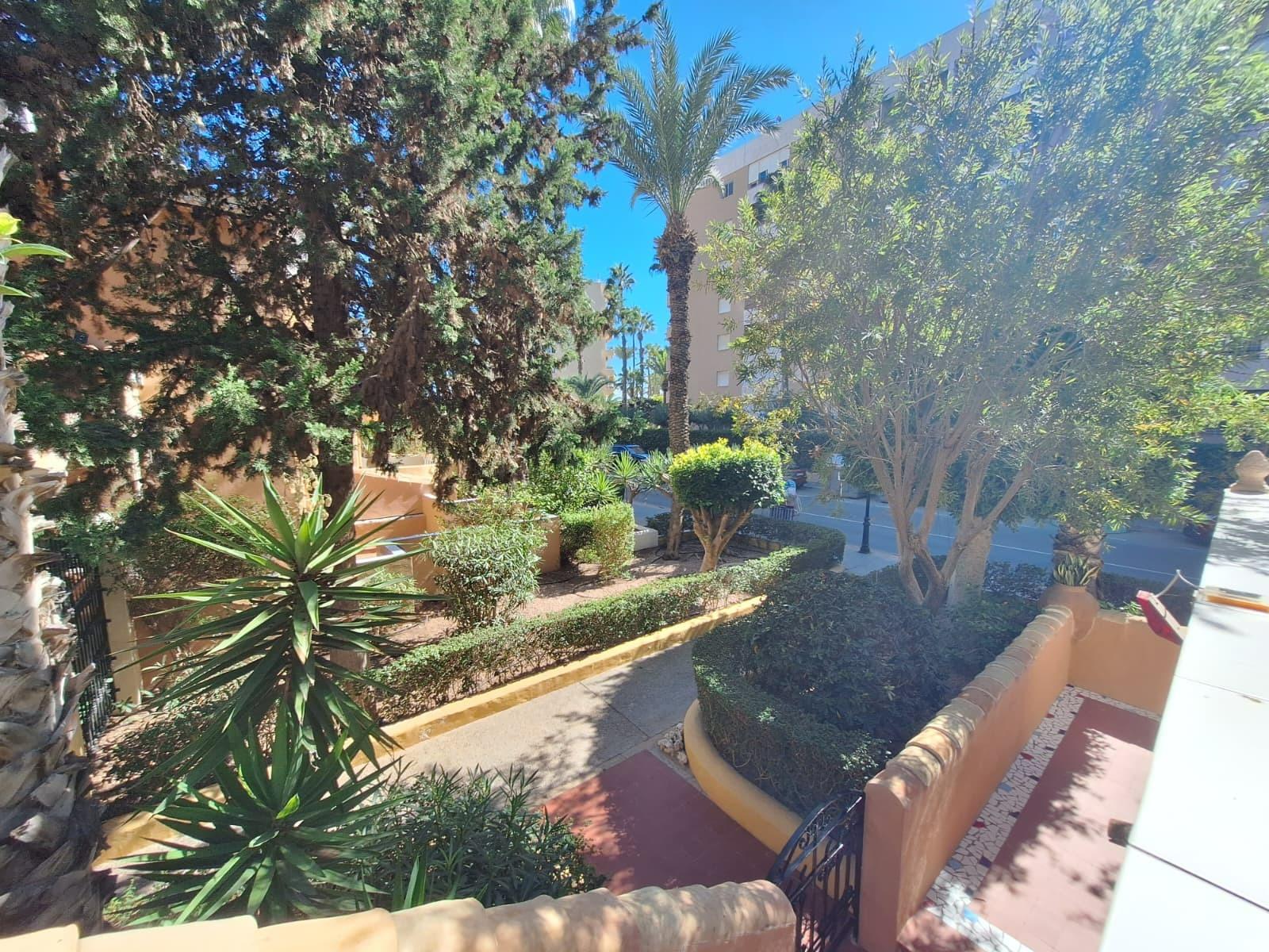 For sale - 2 Bedroom 2 Bathroom Apartment in Torrevieja - Los Frutales  - Alicante