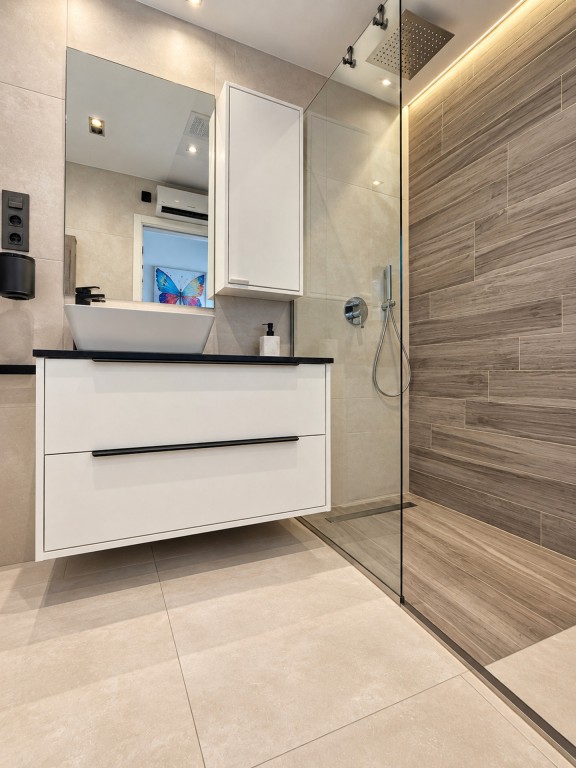 For sale - 3 Bedroom 2 Bathroom Penthouse in El Raso - , El Raso, Alicante, Spain - Alicante