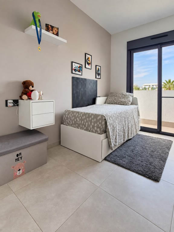 For sale - 3 Bedroom 2 Bathroom Penthouse in El Raso - , El Raso, Alicante, Spain - Alicante